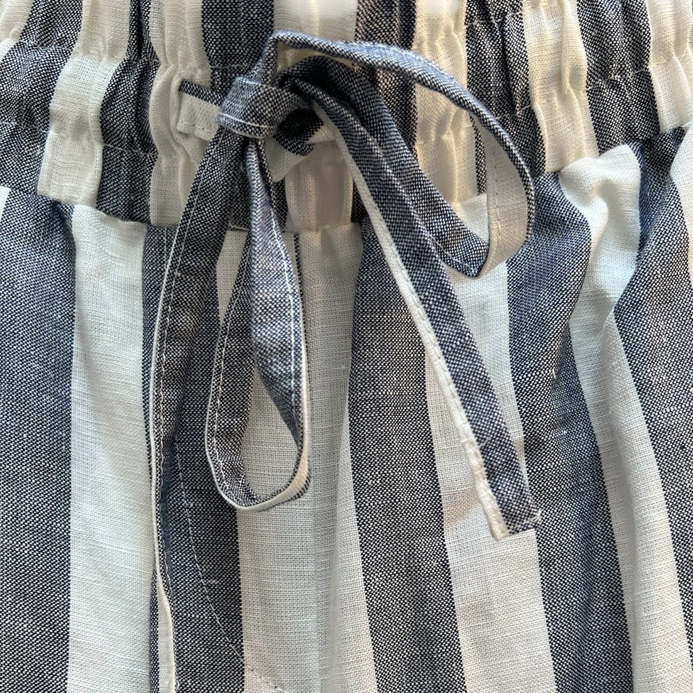Flowing Striped Navy and White Wide Leg Capri 55% Linen 45% Rayon  Pants Size M - Picture 2 of 6